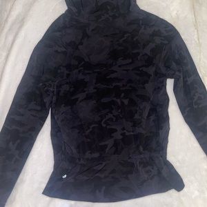 Lululemon camo rain jacket size 8